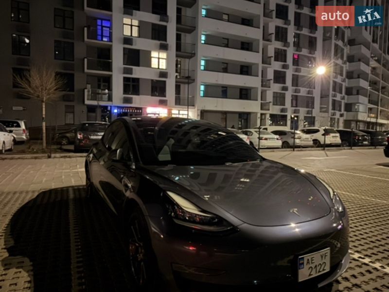 Седан Tesla Model 3 2018 в Києві