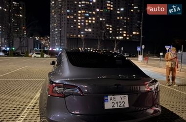 Седан Tesla Model 3 2018 в Києві