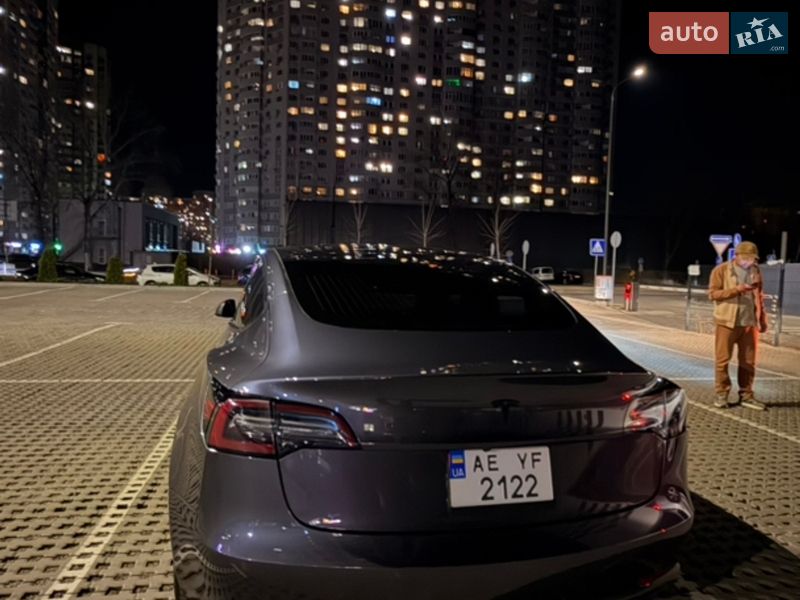 Седан Tesla Model 3 2018 в Києві