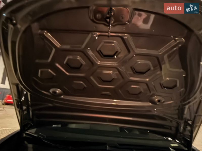 Седан Tesla Model 3 2018 в Києві