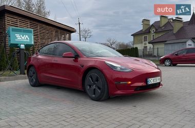 Седан Tesla Model 3 2021 в Золочеві