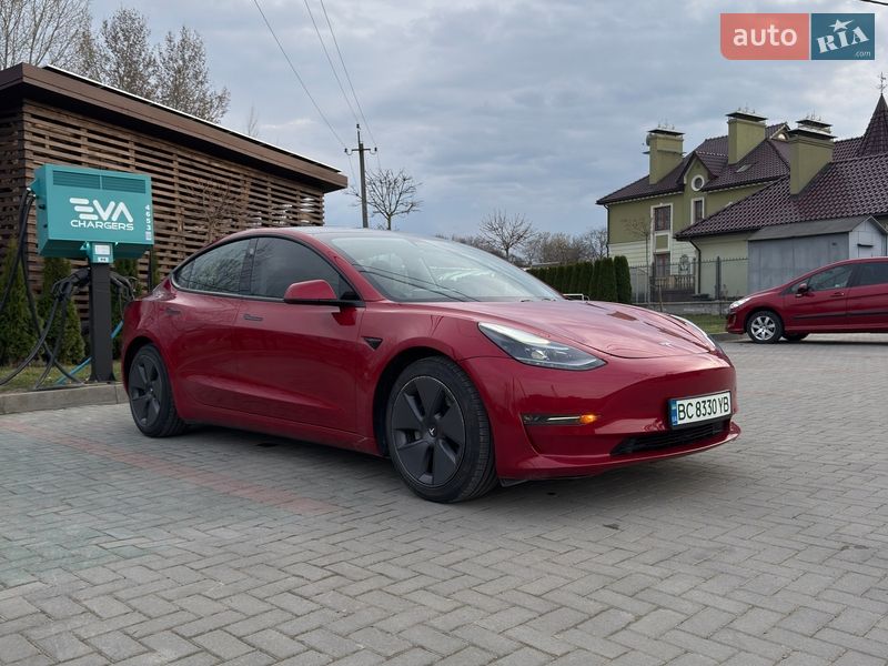 Седан Tesla Model 3 2021 в Золочеві