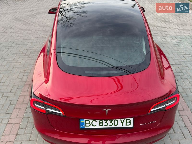 Седан Tesla Model 3 2021 в Золочеві