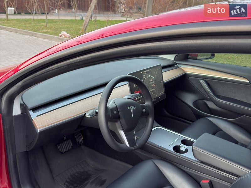 Седан Tesla Model 3 2021 в Золочеві