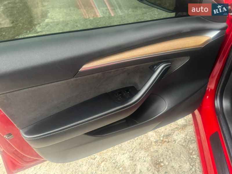 Седан Tesla Model 3 2023 в Киеве фото 6 Седан Tesla Model 3 2023 в Киеве
