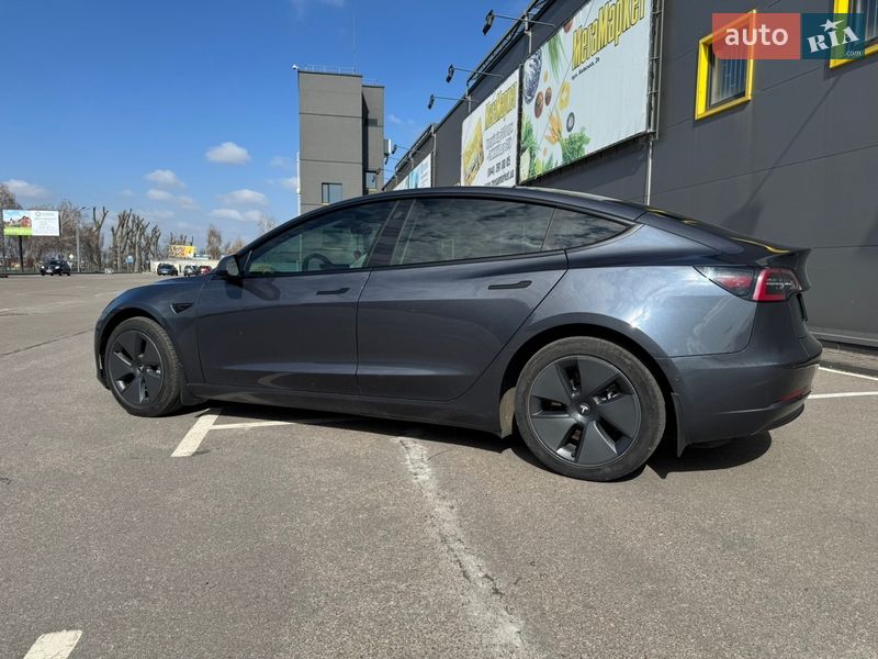 Седан Tesla Model 3 2022 в Киеве
