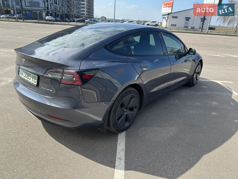 Седан Tesla Model 3 2022 в Киеве