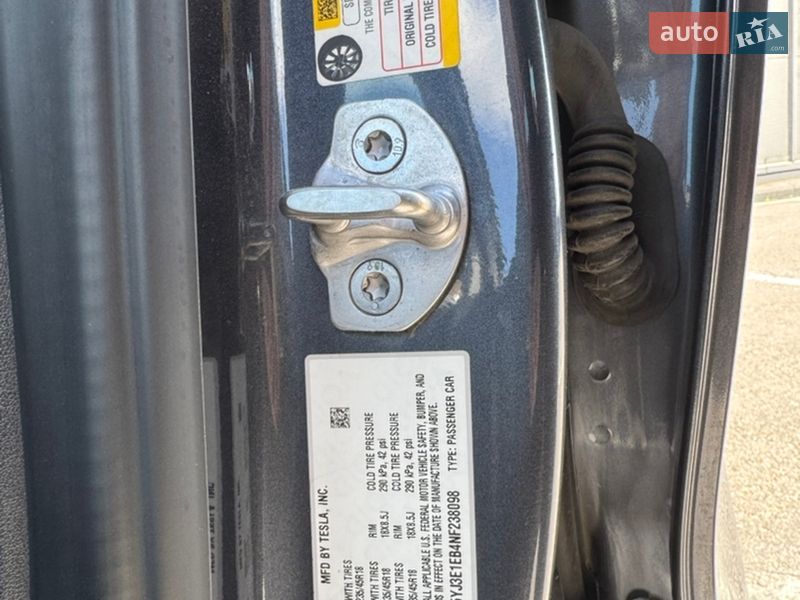 Седан Tesla Model 3 2022 в Киеве