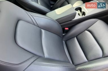 Седан Tesla Model 3 2022 в Киеве