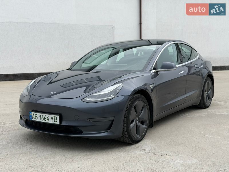 Седан Tesla Model 3 2019 в Вінниці
