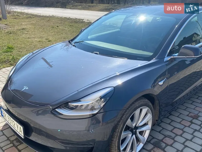 Tesla Model 3 2018