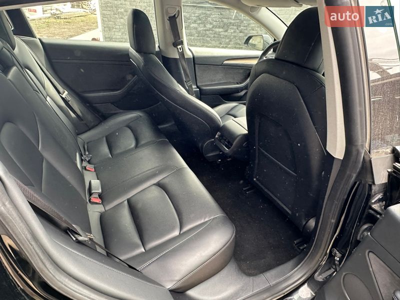 Седан Tesla Model 3 2022 в Киеве