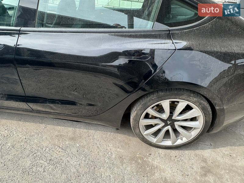 Седан Tesla Model 3 2022 в Киеве