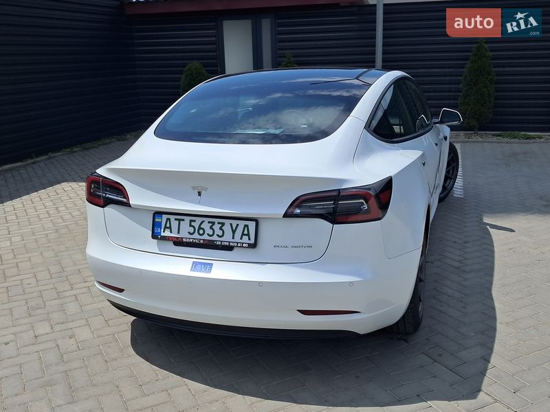 Седан Tesla Model 3 2020 в Ивано-Франковске