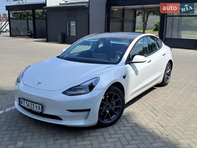 Седан Tesla Model 3 2020 в Ивано-Франковске
