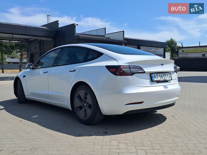Седан Tesla Model 3 2020 в Ивано-Франковске
