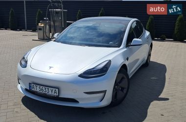 Седан Tesla Model 3 2020 в Івано-Франківську
