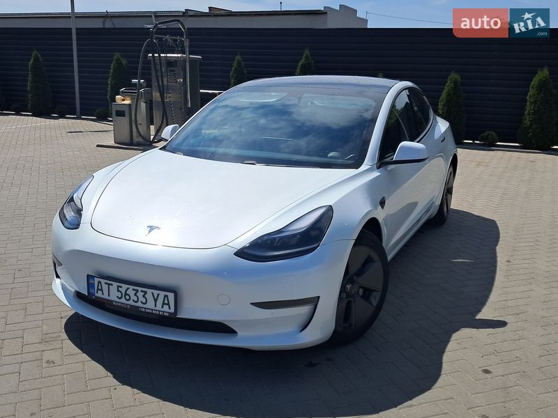 Седан Tesla Model 3 2020 в Ивано-Франковске