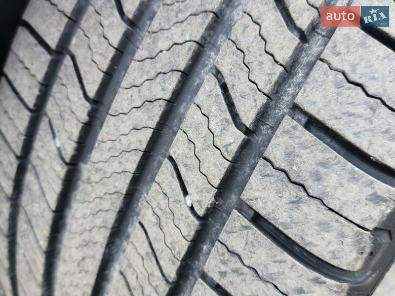 Седан Tesla Model 3 2023 в Дніпрі