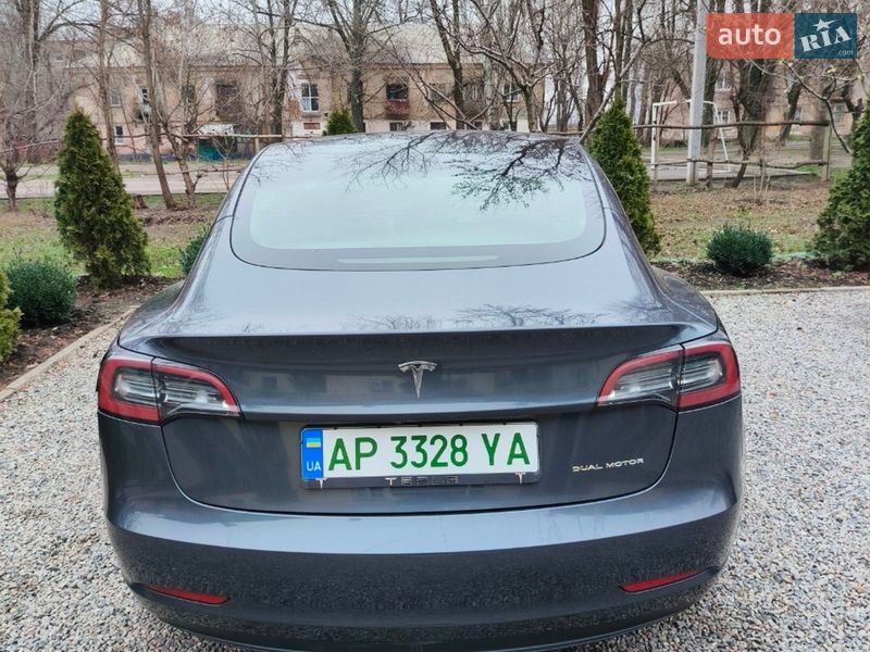 Седан Tesla Model 3 2023 в Дніпрі