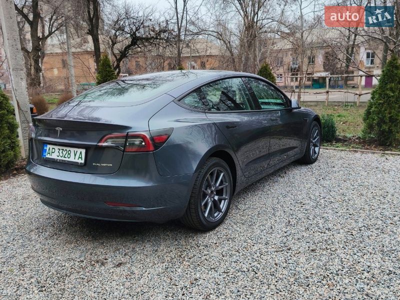Седан Tesla Model 3 2023 в Дніпрі