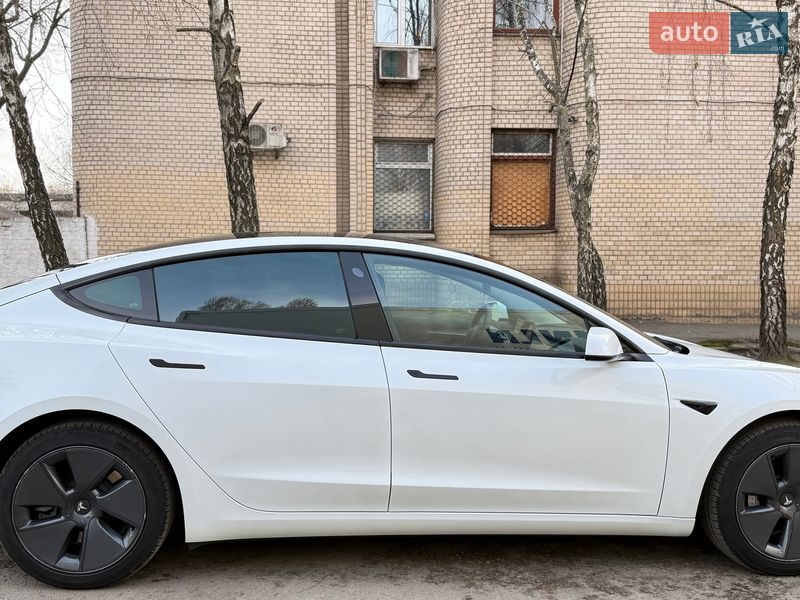 Седан Tesla Model 3 2022 в Києві