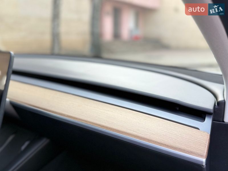 Седан Tesla Model 3 2022 в Києві
