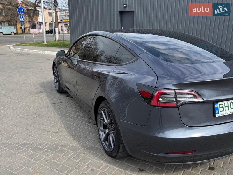 Седан Tesla Model 3 2021 в Одесі