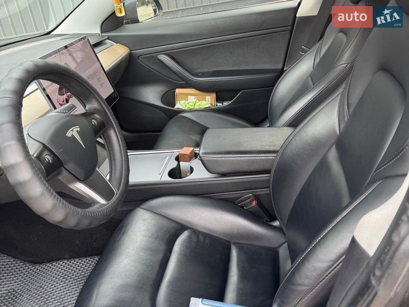 Седан Tesla Model 3 2021 в Одесі