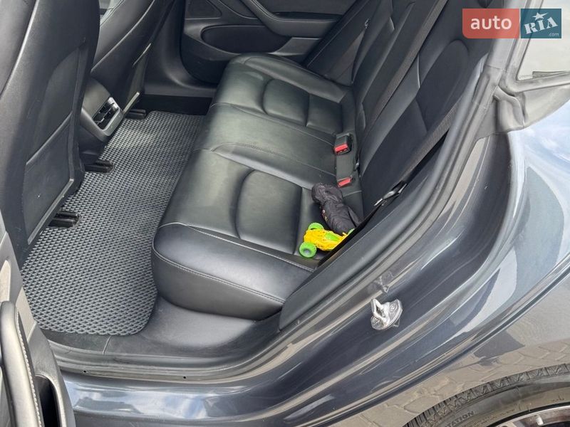 Седан Tesla Model 3 2021 в Одесі