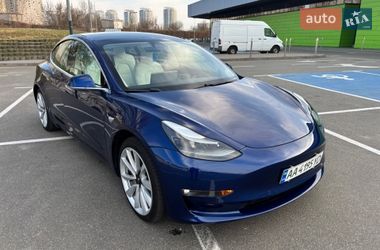 Седан Tesla Model 3 2020 в Киеве