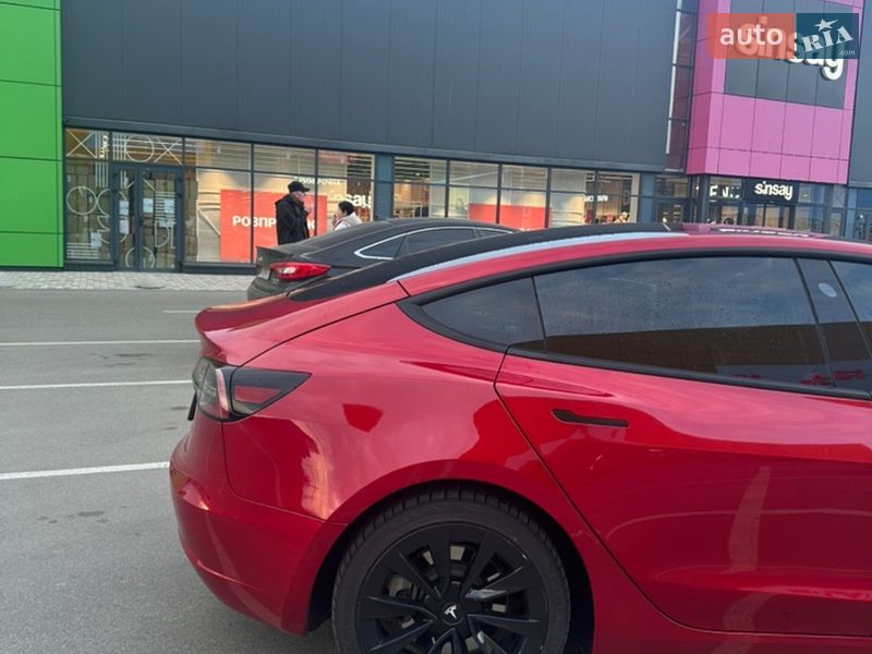 Седан Tesla Model 3 2021 в Киеве