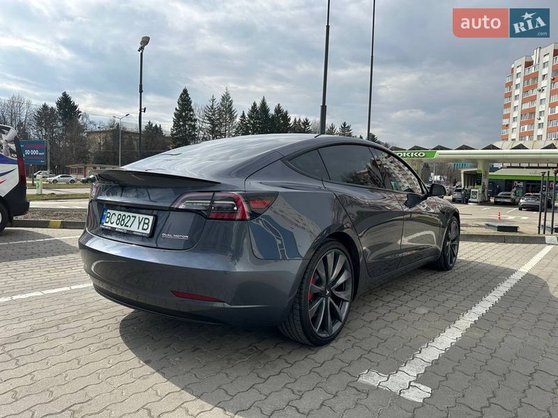Седан Tesla Model 3 2020 в Львове