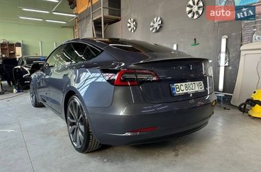 Седан Tesla Model 3 2020 в Львове