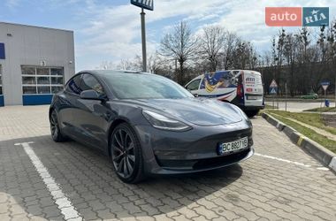 Седан Tesla Model 3 2020 в Львове
