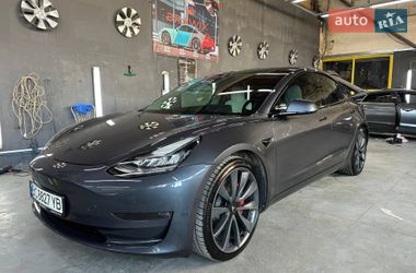 Седан Tesla Model 3 2020 в Львові
