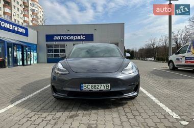 Седан Tesla Model 3 2020 в Львове