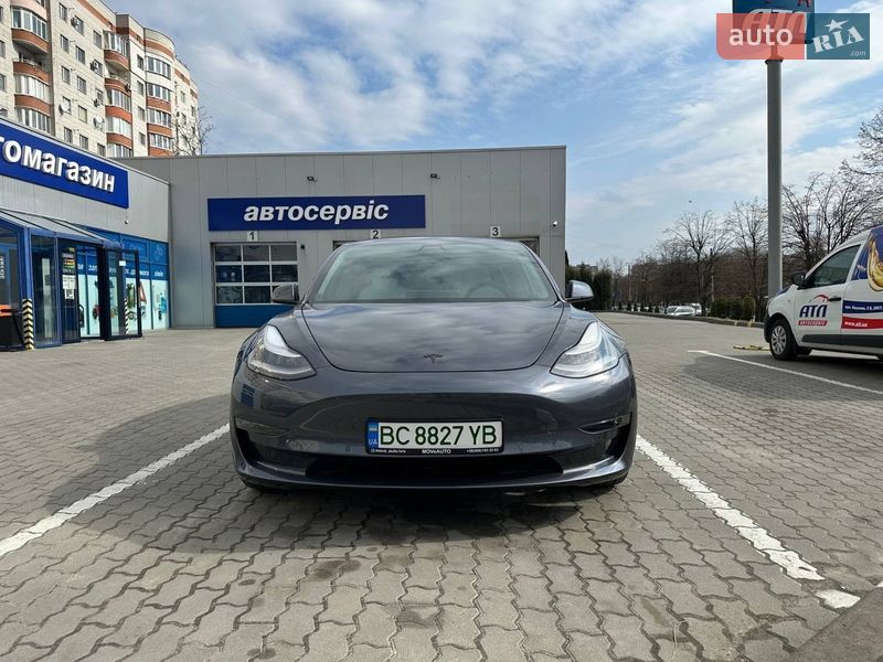 Седан Tesla Model 3 2020 в Львове