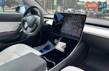 Седан Tesla Model 3 2020 в Львове