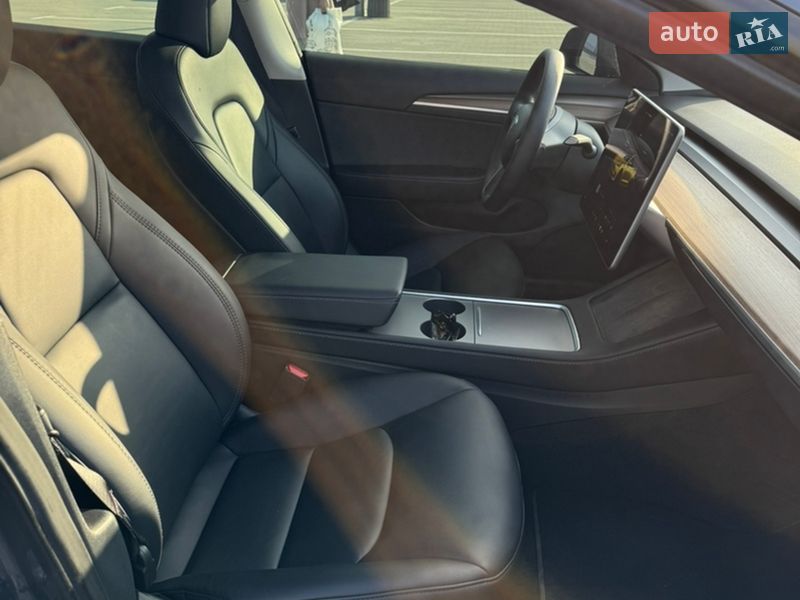 Седан Tesla Model 3 2023 в Виннице