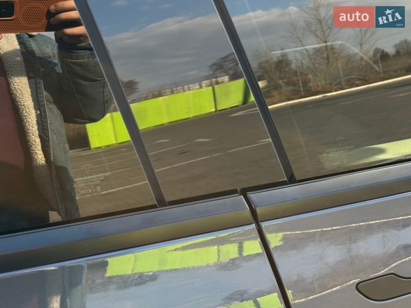 Седан Tesla Model 3 2023 в Виннице