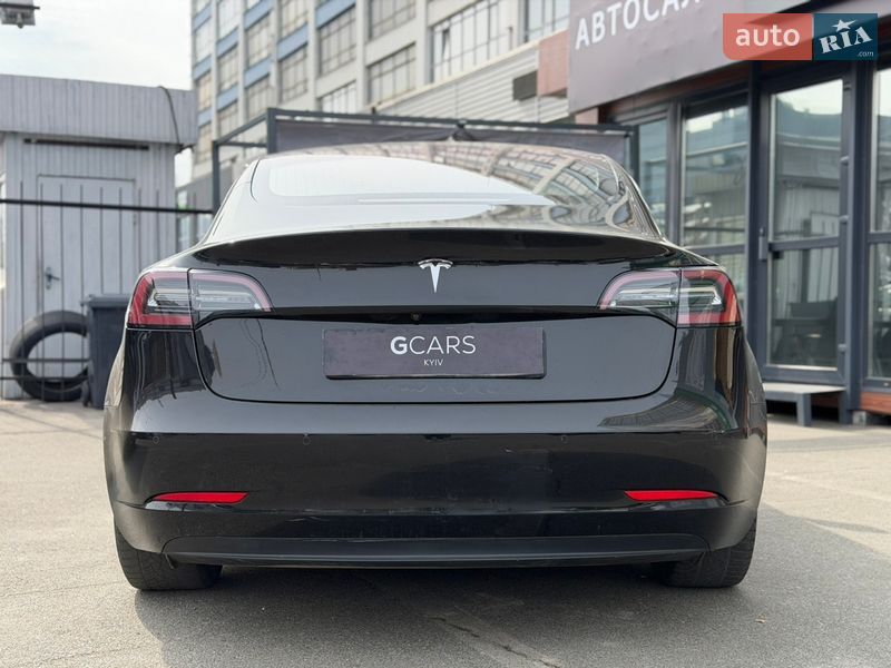 Седан Tesla Model 3 2019 в Киеве