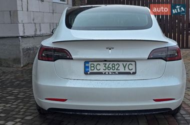 Седан Tesla Model 3 2023 в Львові
