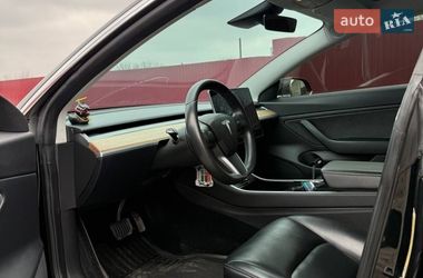 Седан Tesla Model 3 2019 в Павлограді