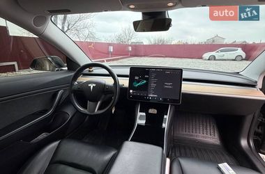 Седан Tesla Model 3 2019 в Павлограді