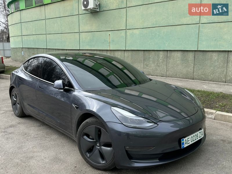 Tesla Model 3 2020