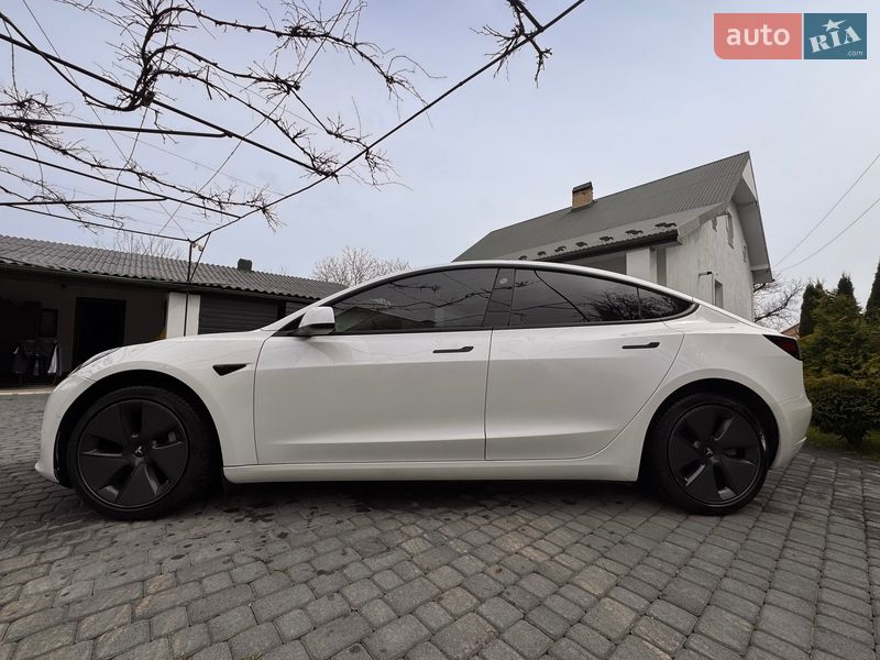 Седан Tesla Model 3 2021 в Самборе