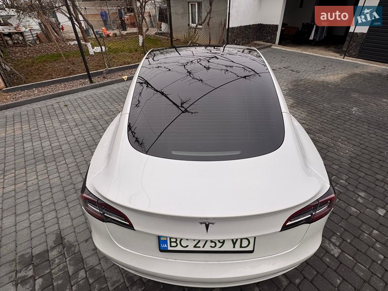 Седан Tesla Model 3 2021 в Самборе