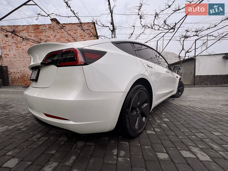 Седан Tesla Model 3 2021 в Самборе