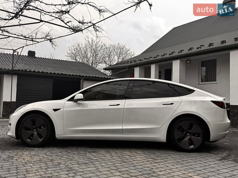 Седан Tesla Model 3 2021 в Самборе